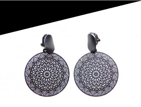 Cercei clips cu disc negru dantelat
